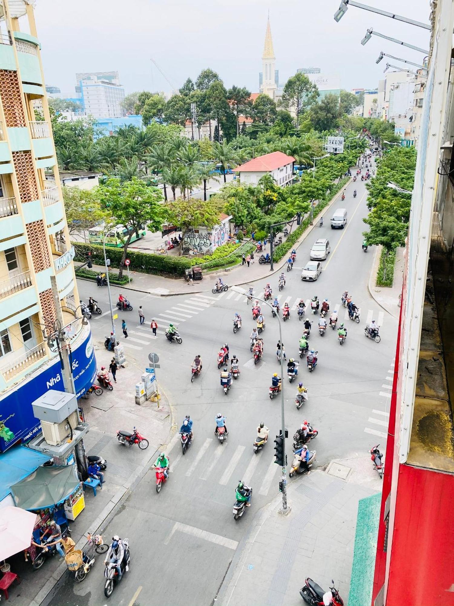 Home Away Do Quang Dau- Homestay, City Center, D1 Хошимін Екстер'єр фото